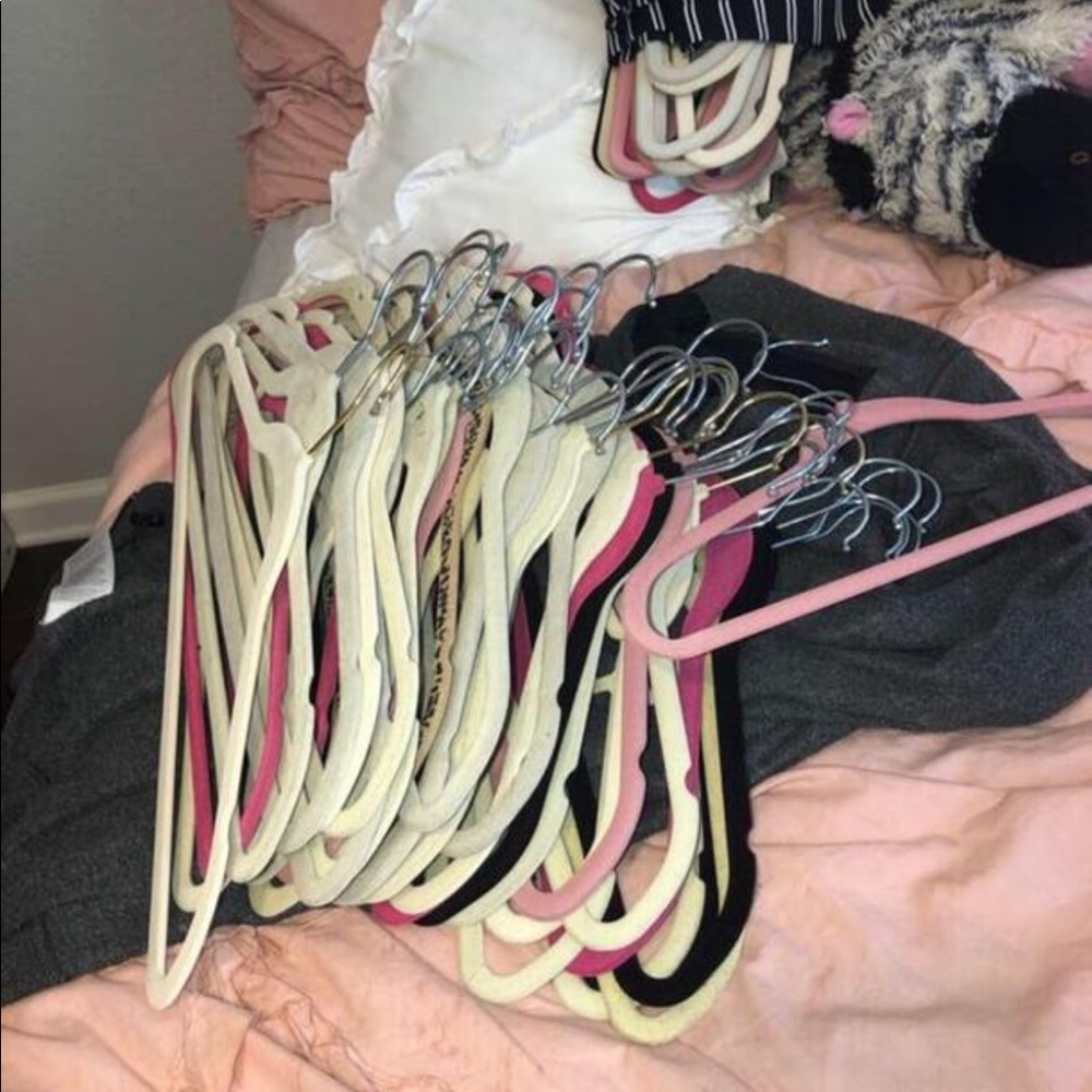 100 Hangers!!